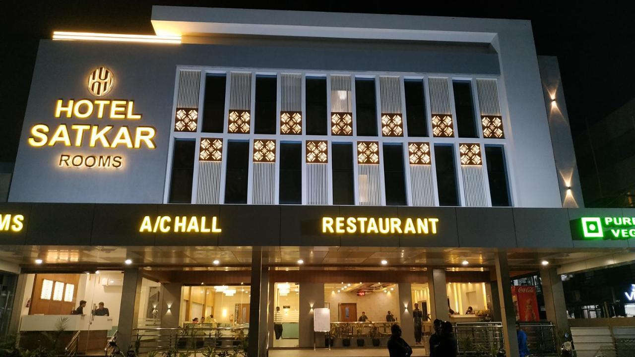 Hotel Satkar Chhatral Luaran gambar