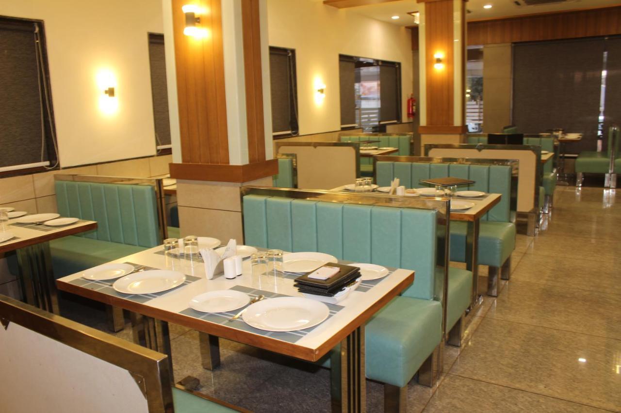 Hotel Satkar Chhatral Luaran gambar